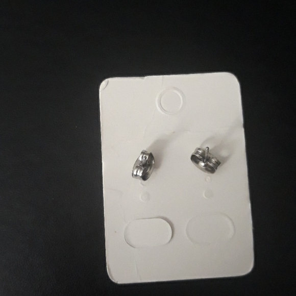 Stainless 316L Tanzanite earrings 5mm - Picture 2 of 2